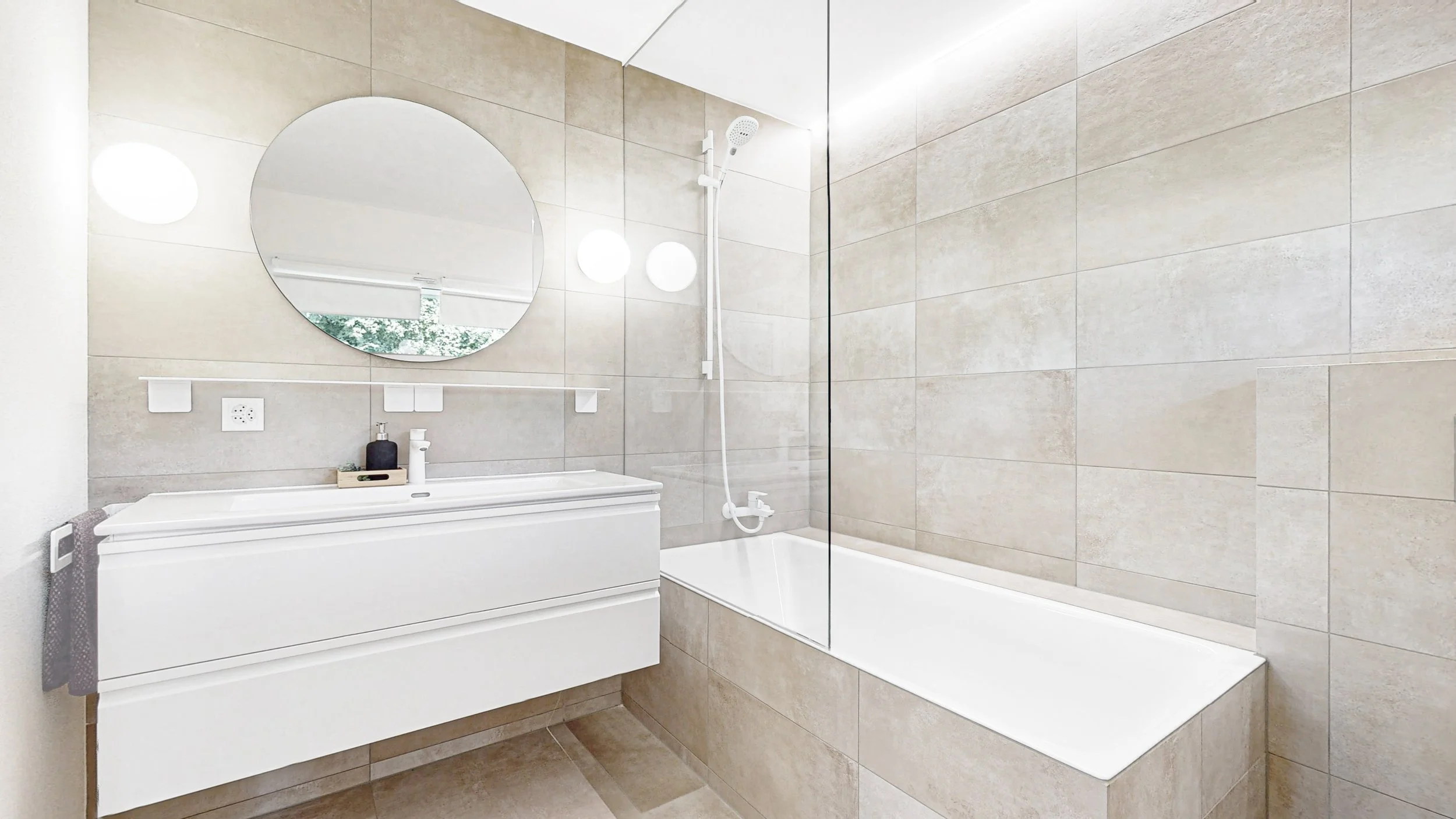 Monolite – Badezimmer schlicht weiss